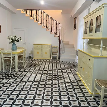 Ammentos Oda ve Kahvaltı 3*